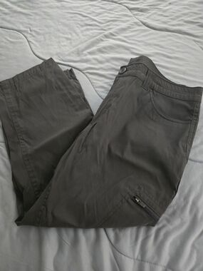 Eddie Bauer Womans Water Resistant Capris - Charcoal Gray